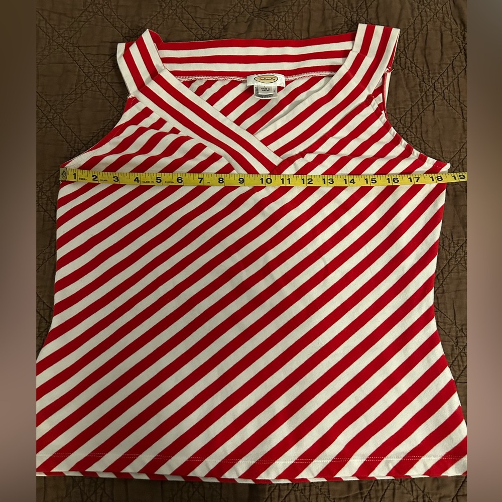 Candy Cane Striped Sleeveless Knit Top - Picture 4 of 5